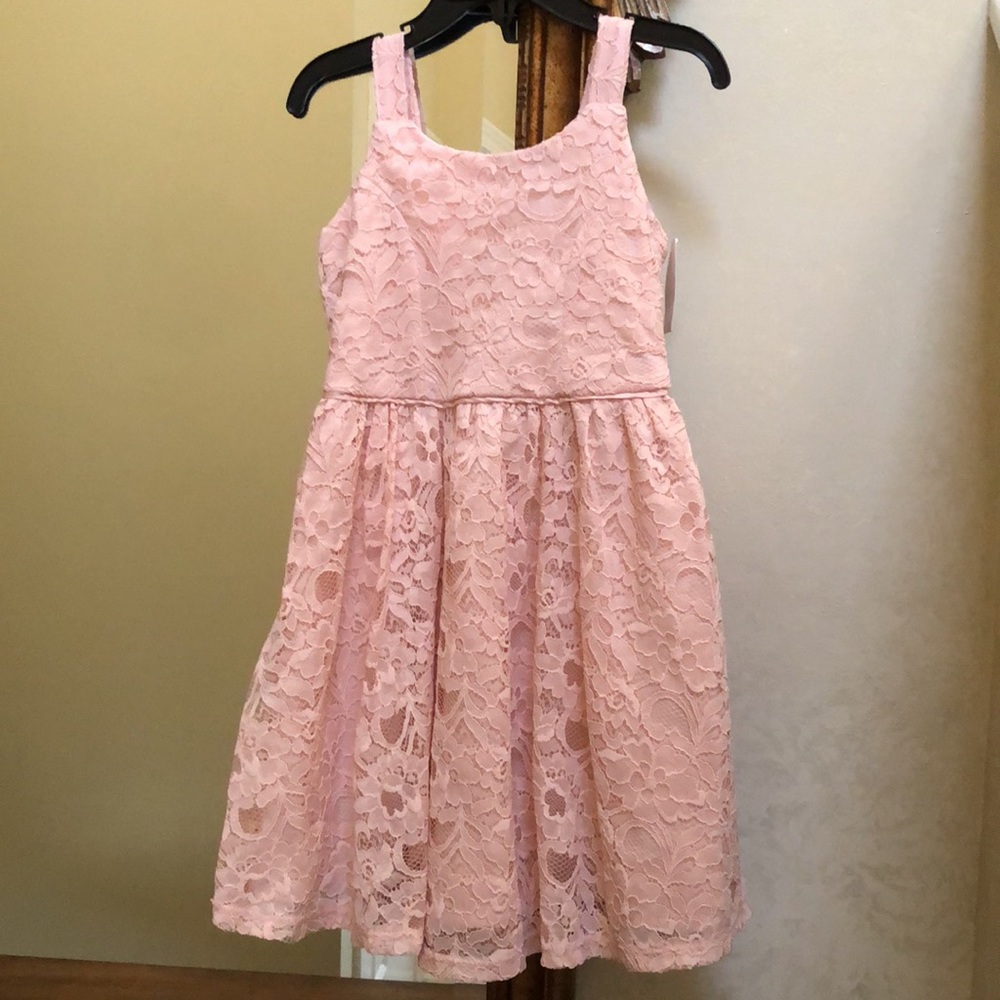 New Girls pretty lace dress.  Size 4/5.  Dusty Blush Pink.